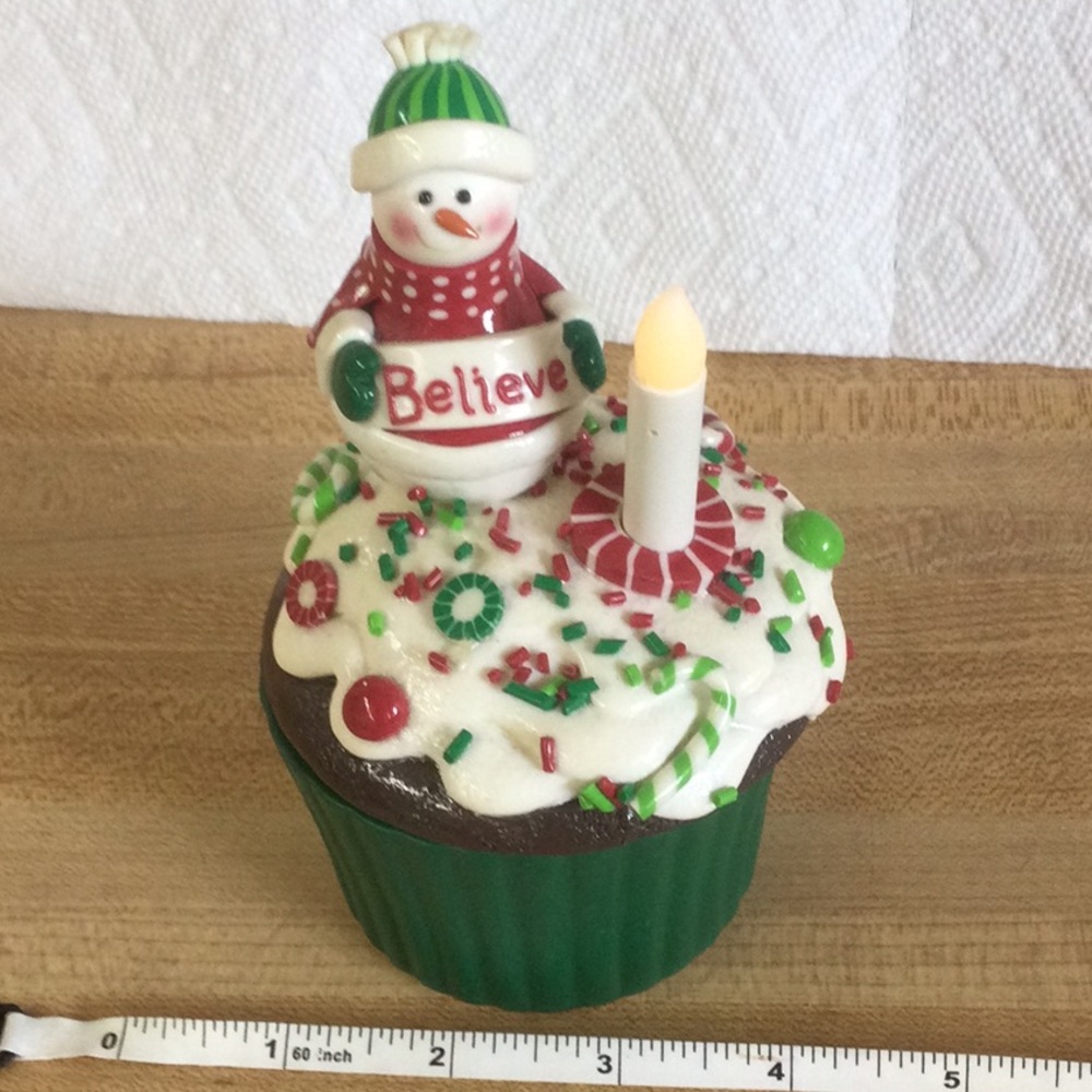 New Ceramic Cupcake Trinket Box